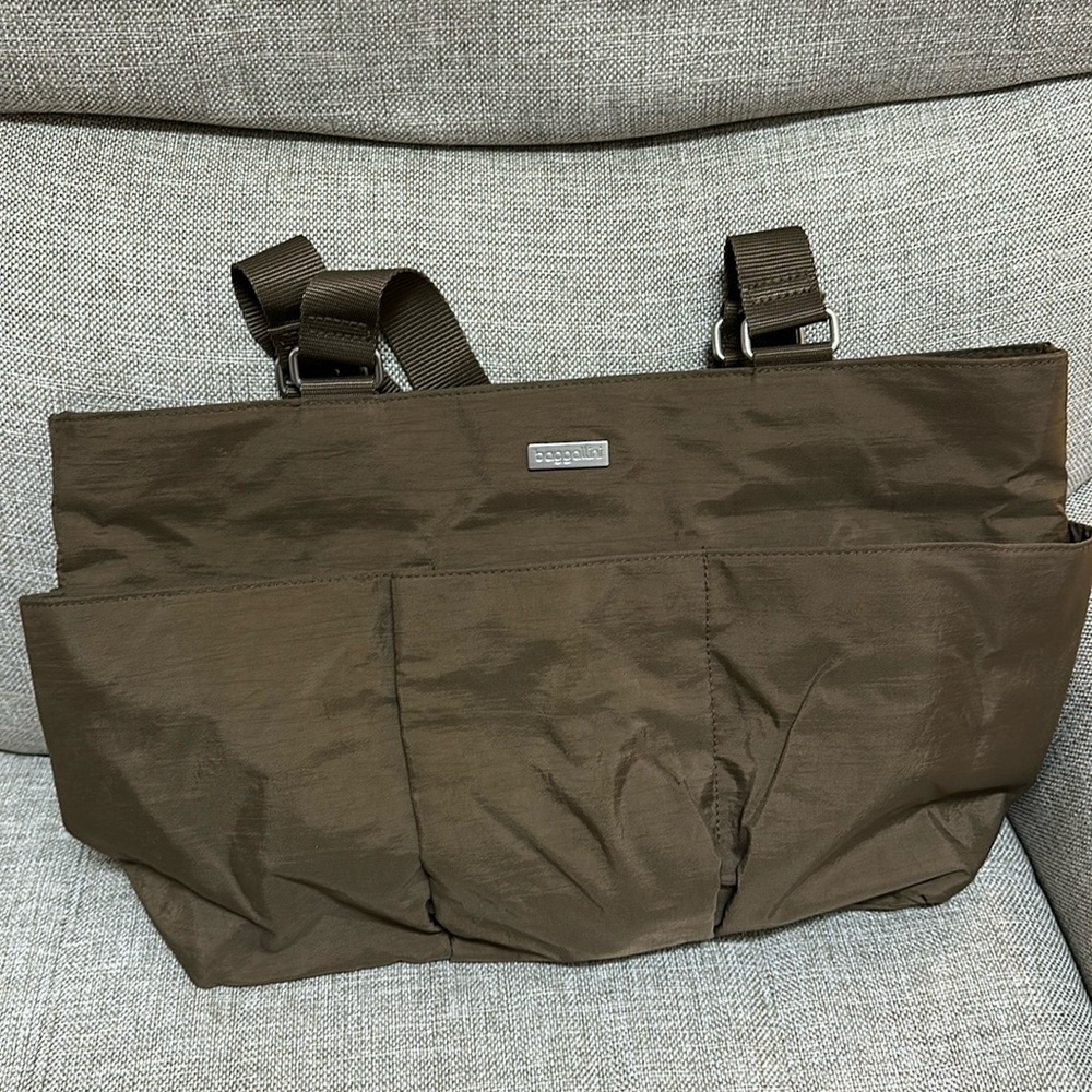 Baggalini carryall tote; brown with blue interior nylon